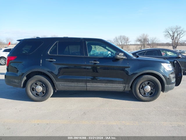 Ford Police Interceptor Utility 2018 1FM5K8ARXJGC18964 Image 13