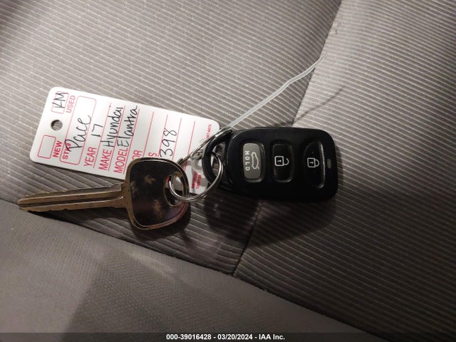 Hyundai ELANTRA SE 2017 5NPD74LF9HH130667 Image 11