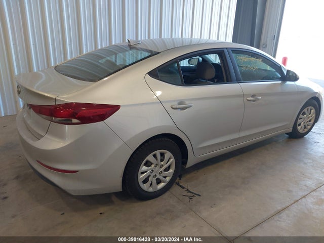 Hyundai ELANTRA SE 2017 5NPD74LF9HH130667 Image 4