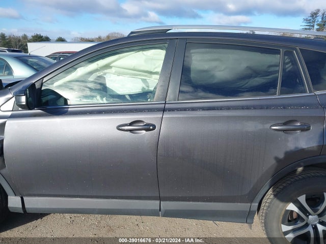 Toyota RAV4 LE 2016 JTMBFREV4GJ054812 Image 14