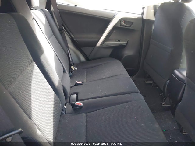Toyota RAV4 LE 2016 JTMBFREV4GJ054812 Image 8