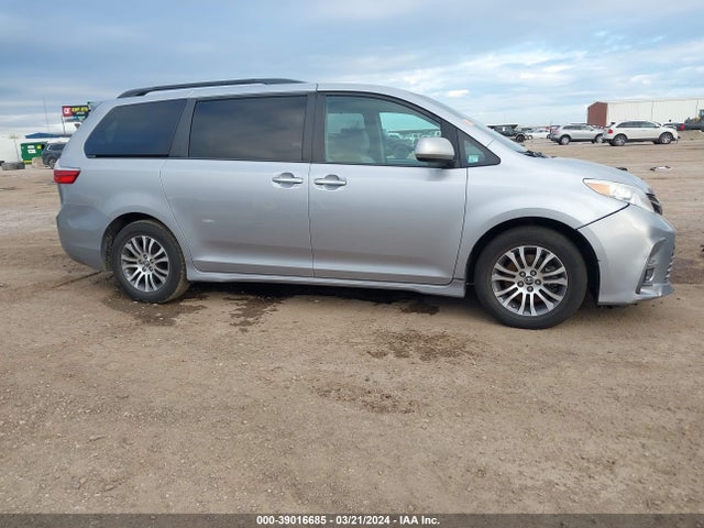 Toyota Sienna Xle 8 Passenger 2018 5TDYZ3DC9JS943355 Image 12