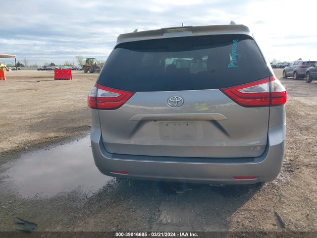 Toyota Sienna Xle 8 Passenger 2018 5TDYZ3DC9JS943355 Image 15