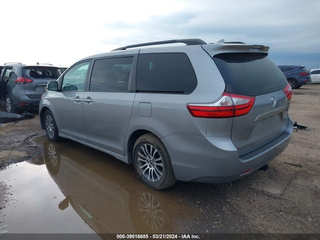 Toyota Sienna Xle 8 Passenger 2018 5TDYZ3DC9JS943355 Image 3