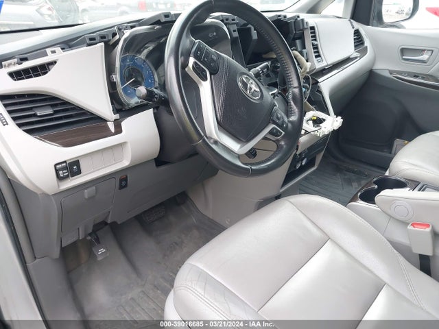 Toyota Sienna Xle 8 Passenger 2018 5TDYZ3DC9JS943355 Image 6