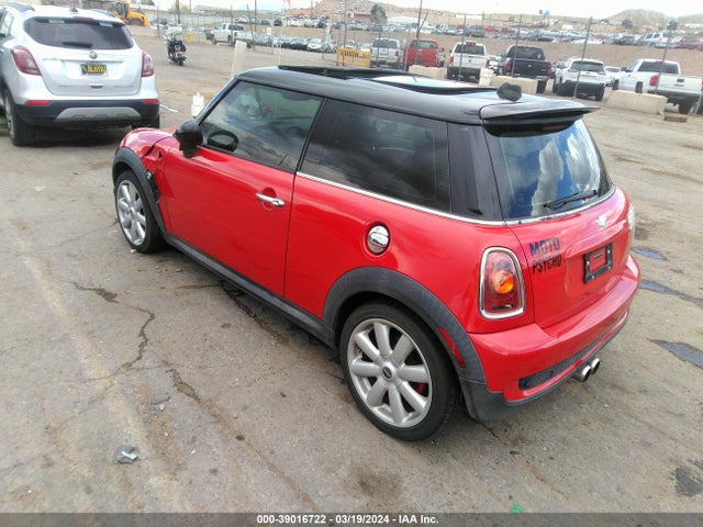 2007 MINI COOPER S WMWMF73597TT84706 Photo 2