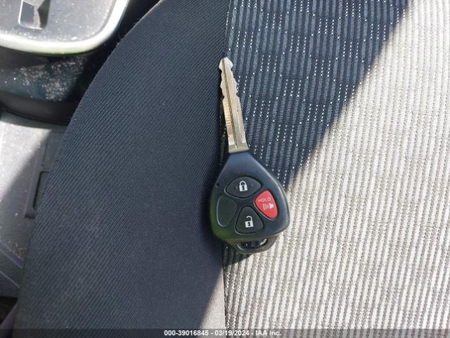VNKKTUD34GA063156 Toyota YARIS LE