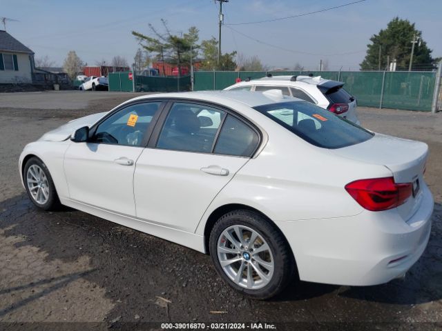 WBA8A3C53JA492220 BMW 320i Xdrive