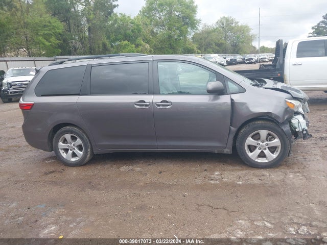 Toyota Sienna Le 8 Passenger 2017 5TDKZ3DC7HS787140 Image 14