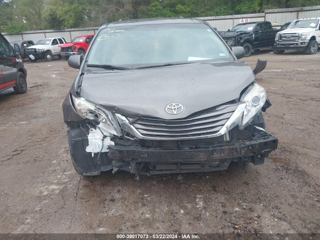 Toyota Sienna Le 8 Passenger 2017 5TDKZ3DC7HS787140 Image 6