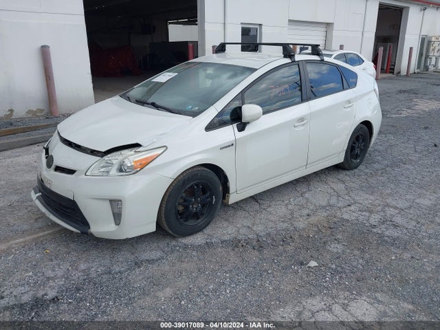 Toyota Prius Two 2015 JTDKN3DU3F1869719 Image 2