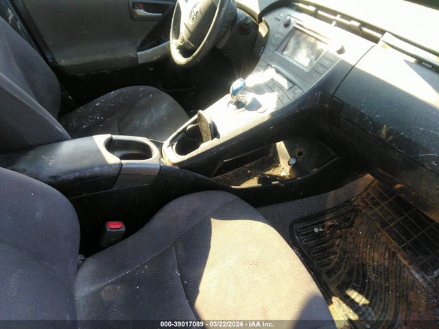 Toyota Prius Two 2015 JTDKN3DU3F1869719 Image 5