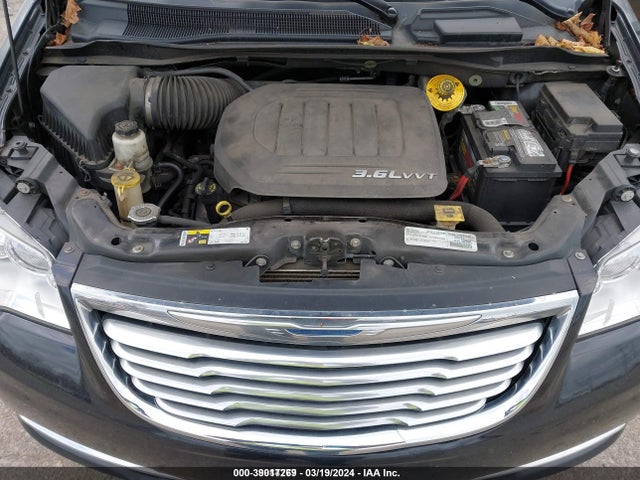 2C4RC1CG9GR166157 Chrysler Town & Country Touring-l Anniversary Edition