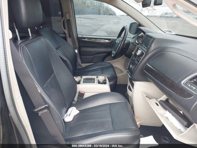 2C4RC1CG9GR166157 Chrysler Town & Country Touring-l Anniversary Edition