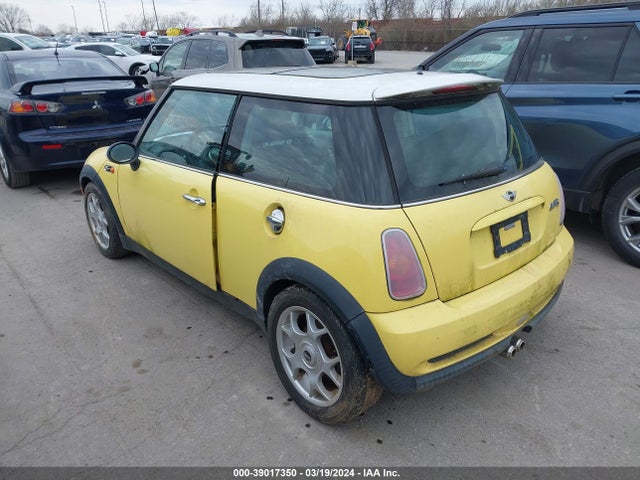 2003 MINI COOPER S WMWRE33413TD65041 Photo 2