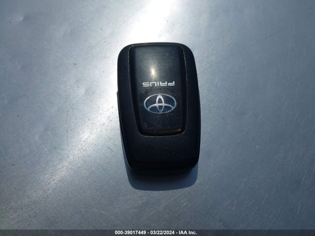 Toyota Prius Two 2017 JTDKBRFU8H3572154 Image 11