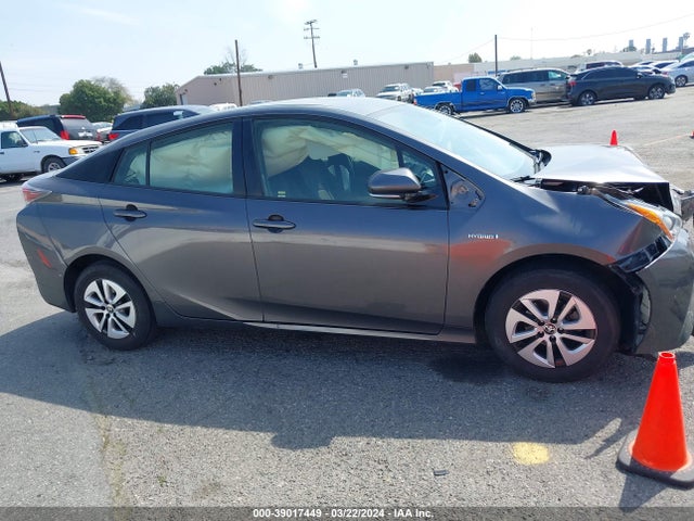 Toyota Prius Two 2017 JTDKBRFU8H3572154 Image 13