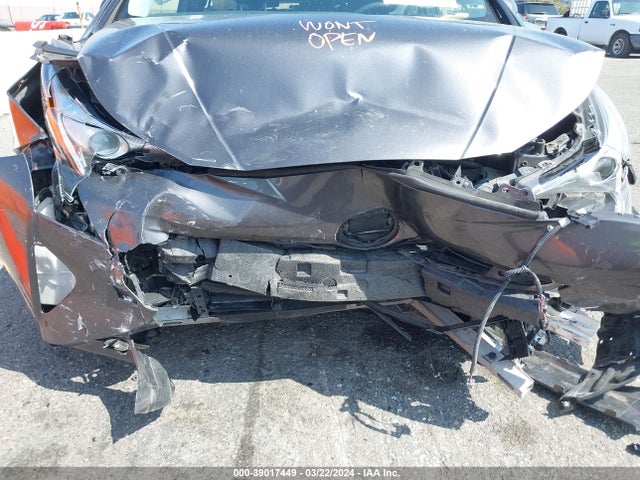 Toyota Prius Two 2017 JTDKBRFU8H3572154 Image 6