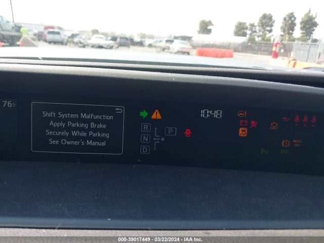 Toyota Prius Two 2017 JTDKBRFU8H3572154 Image 7