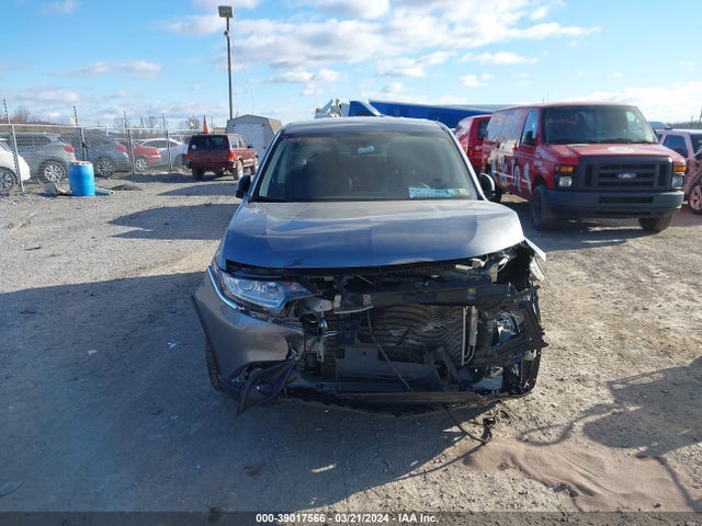 JA4AZ3A3XKZ042267 Mitsubishi Outlander Se