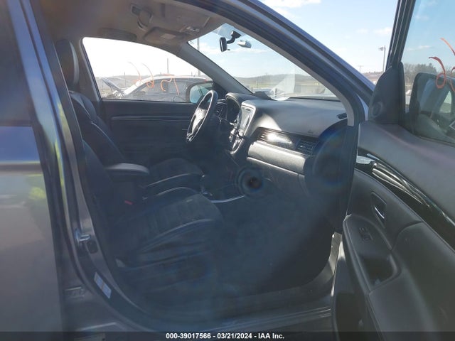 JA4AZ3A3XKZ042267 Mitsubishi Outlander Se