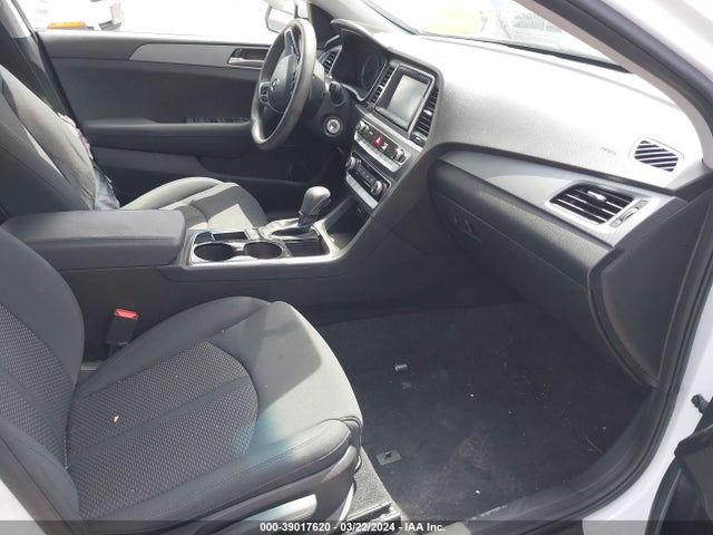 Hyundai SONATA SE 2019 5NPE24AF0KH761420 Image 5