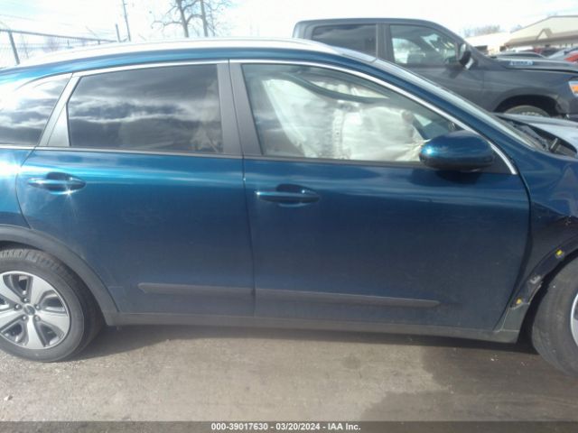 KNDCB3LC1N5534357 KIA NIRO LX