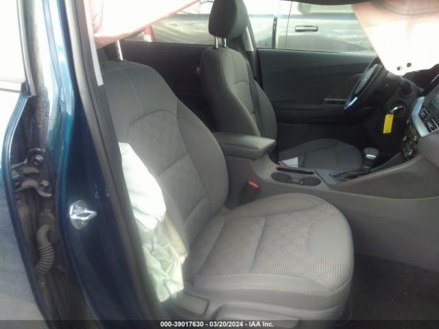 KNDCB3LC1N5534357 KIA NIRO LX