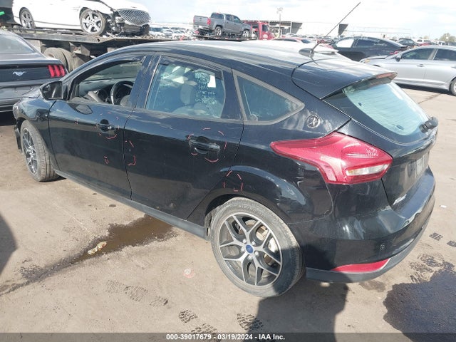 Ford FOCUS SEL 2018 1FADP3M27JL217321 Image 3