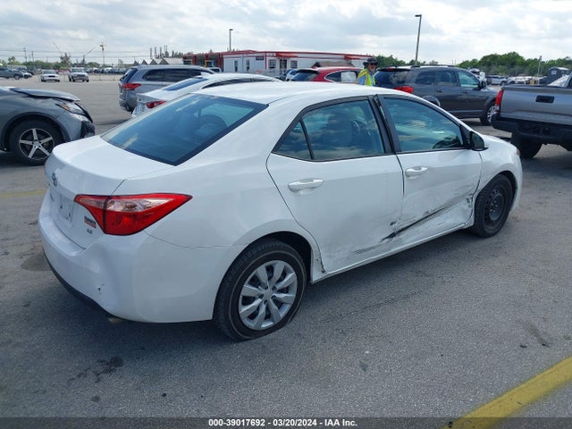 Toyota COROLLA LE 2018 2T1BURHE3JC059987 Image 4