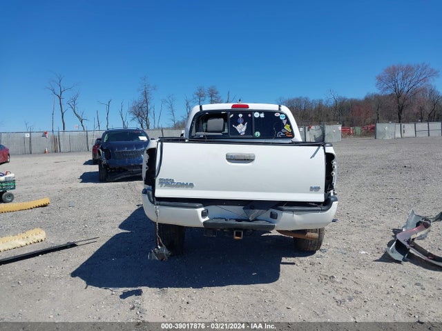 Toyota Tacoma Base V6 2015 5TFLU4EN2FX127460 Image 16