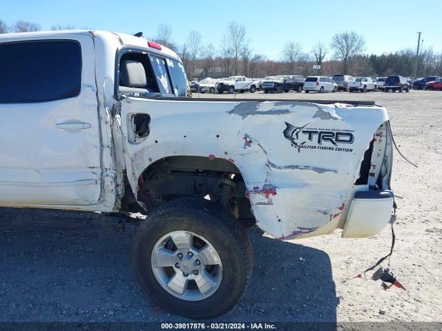 Toyota Tacoma Base V6 2015 5TFLU4EN2FX127460 Image 17