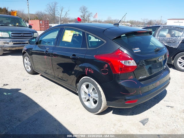 Ford FOCUS SE 2014 1FADP3K22EL135991 Image 3