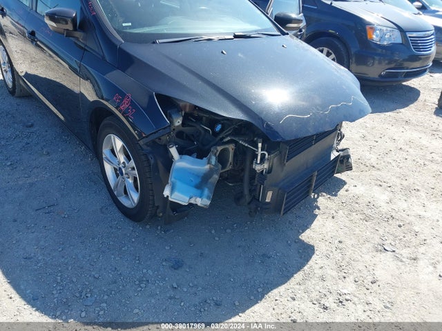Ford FOCUS SE 2014 1FADP3K22EL135991 Image 6
