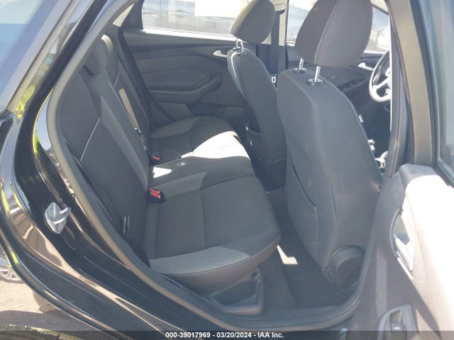 Ford FOCUS SE 2014 1FADP3K22EL135991 Image 8