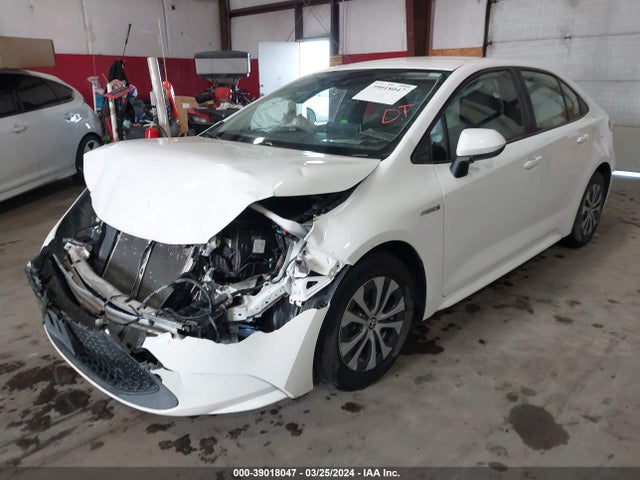 Toyota Corolla Hybrid Le 2020 JTDEBRBE1LJ002884 Image 2