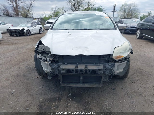 Ford FOCUS SE 2014 1FADP3K22EL392651 Image 6