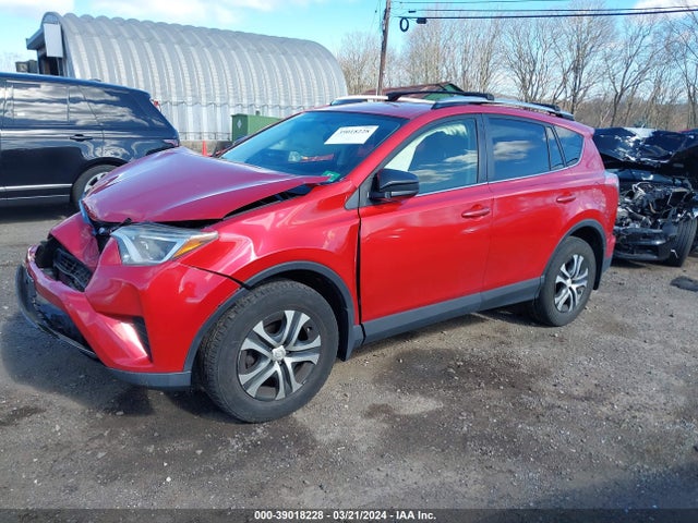 Toyota RAV4 LE 2016 JTMBFREV2GJ070202 Image 2