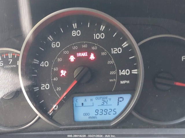 Toyota RAV4 LE 2016 JTMBFREV2GJ070202 Image 7