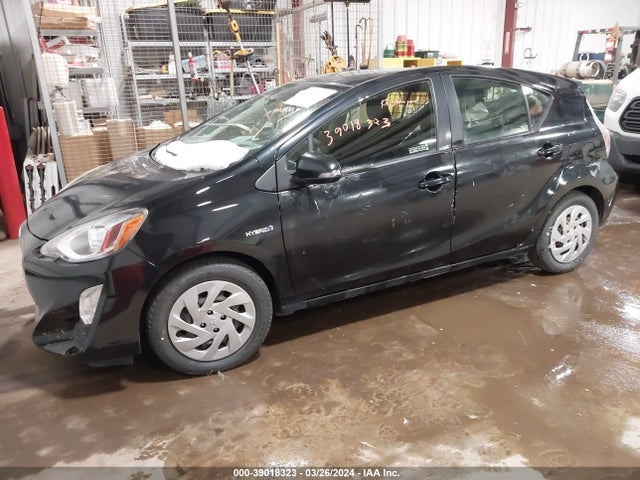 Toyota Prius C Two 2016 JTDKDTB33G1122488 Image 2