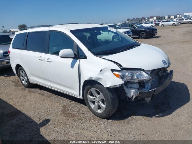 Toyota Sienna Le V6 8 Passenger 2014 5TDKK3DC3ES407291 Image 1