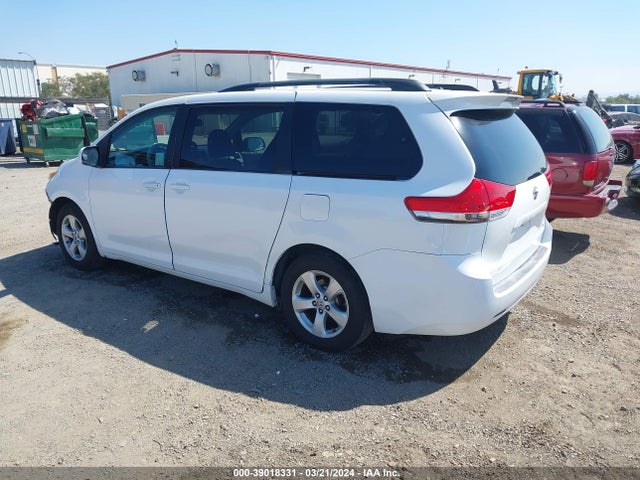 Toyota Sienna Le V6 8 Passenger 2014 5TDKK3DC3ES407291 Image 3