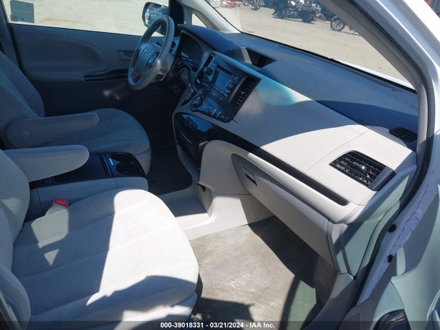 Toyota Sienna Le V6 8 Passenger 2014 5TDKK3DC3ES407291 Image 5