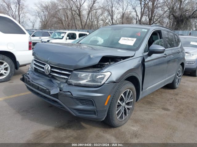 3VV2B7AX5LM141995 Volkswagen Tiguan 2.0t Se/2.0t Se R-line Black/2.0t Sel