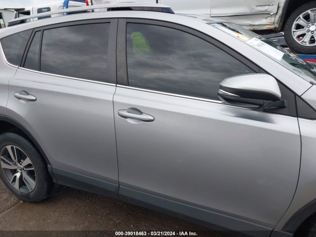 Toyota Rav4 Xle 2018 JTMWFREV0JD124667 Image 14