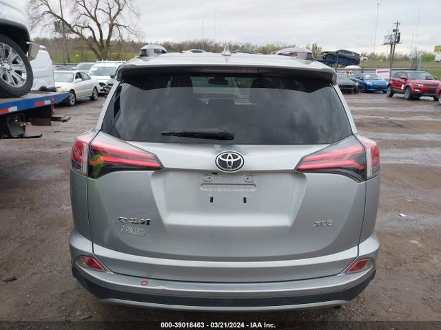 Toyota Rav4 Xle 2018 JTMWFREV0JD124667 Image 17