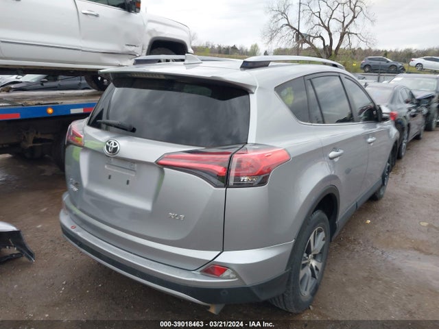 Toyota Rav4 Xle 2018 JTMWFREV0JD124667 Image 4