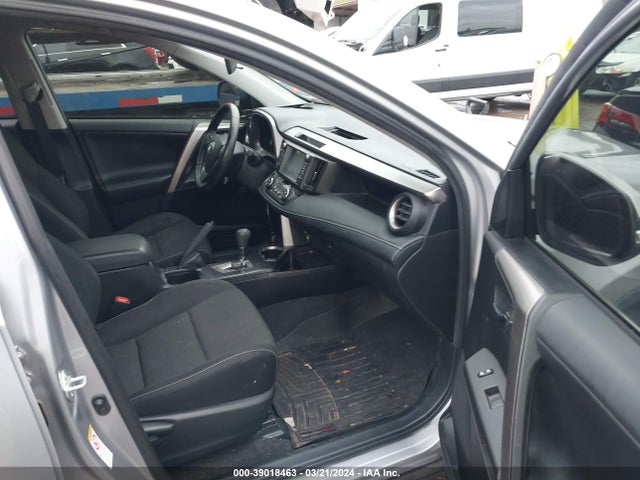 Toyota Rav4 Xle 2018 JTMWFREV0JD124667 Image 5