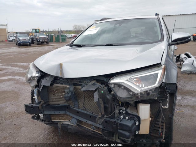 Toyota Rav4 Xle 2018 JTMWFREV0JD124667 Image 6