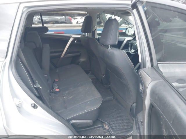 Toyota Rav4 Xle 2018 JTMWFREV0JD124667 Image 8